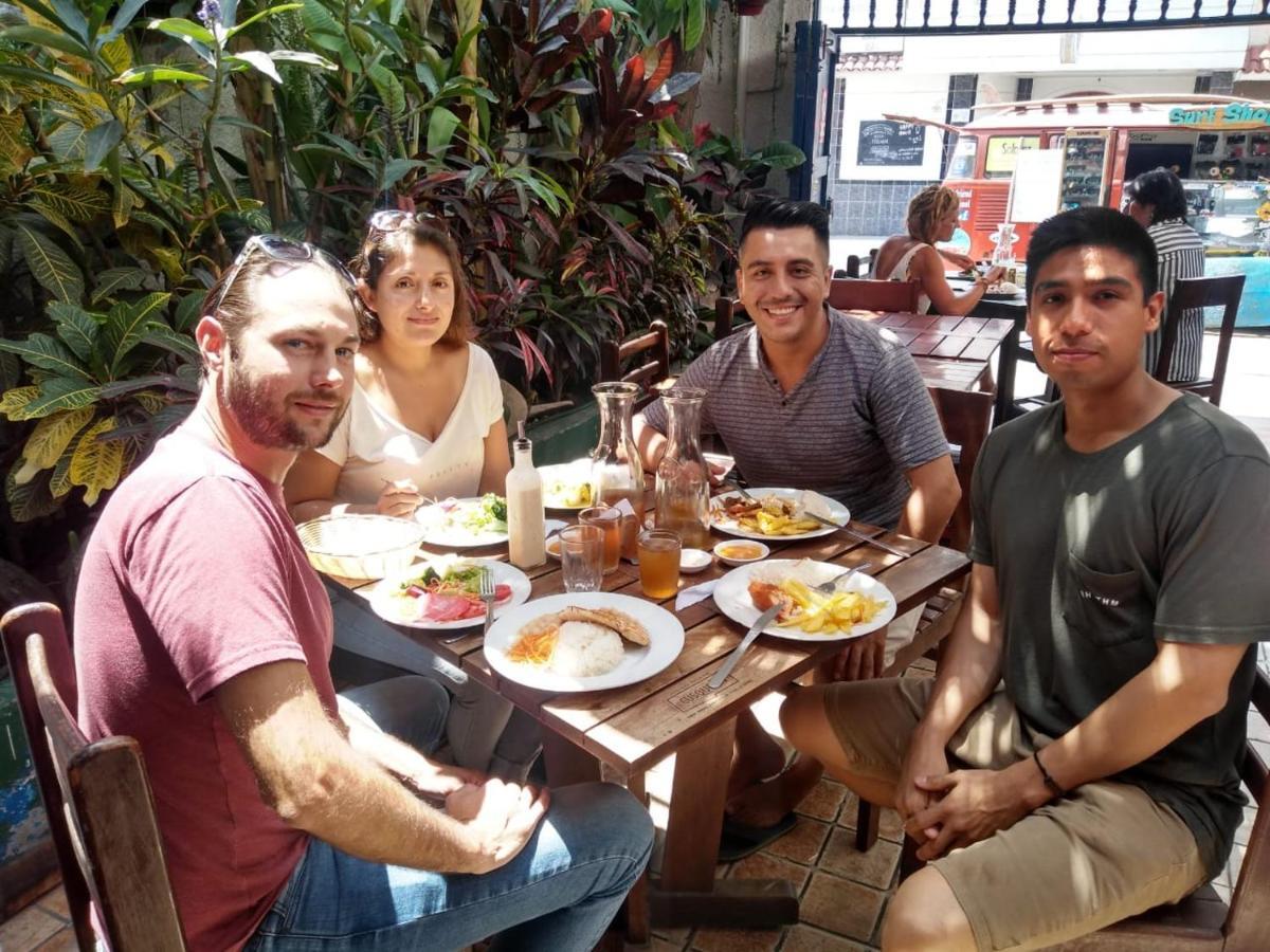 הואנצ'אקו Surf Hostel My Friends מראה חיצוני תמונה